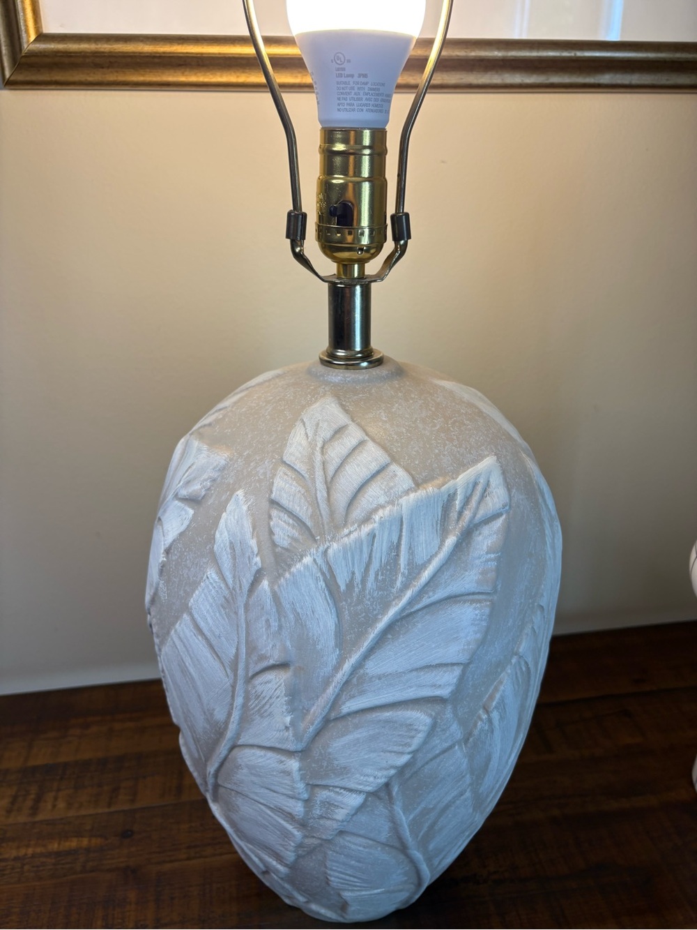Vintage 1980’s Plaster Table Lamp Textured Banana Leaf Design - Picture 7 of 10